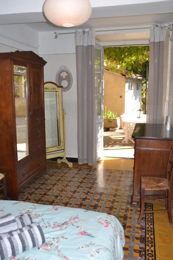 St Jean Du Gard : Spacious Apartment With Use Of Pool Saint-Jean-du-Gard Eksteriør billede