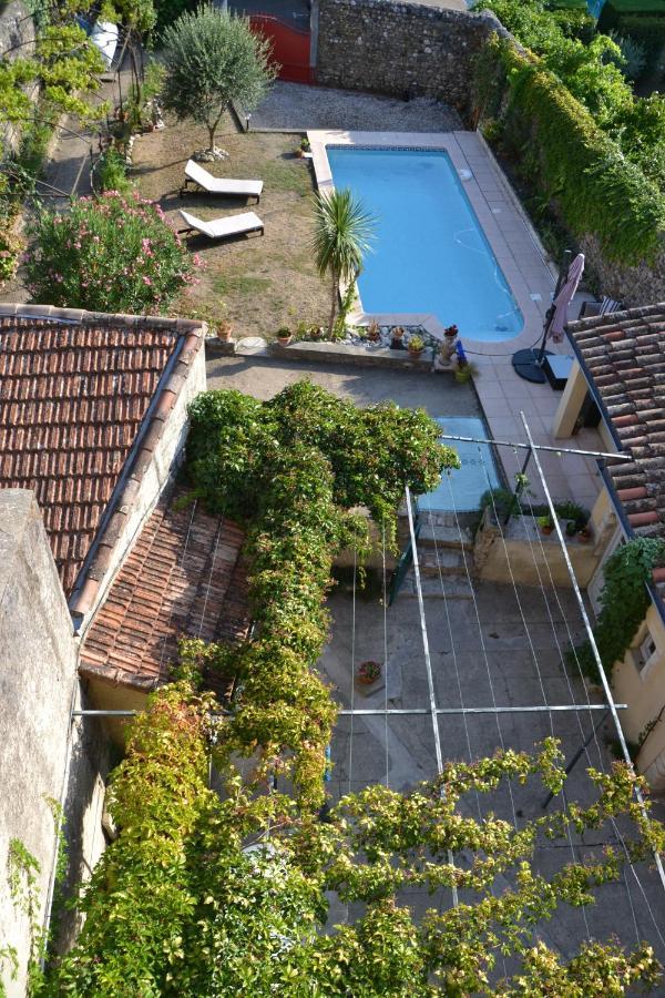 St Jean Du Gard : Spacious Apartment With Use Of Pool Saint-Jean-du-Gard Eksteriør billede
